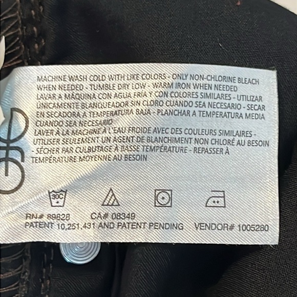 NWT Gloria Vanderbilt Women's Amanda Classic Rise Everyday Tapered Jeans Size 12 - Picture 12 of 14